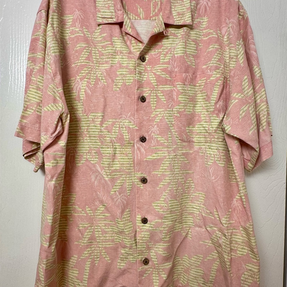 Tommy Bahama Men’s Pink and Green Tropical Shirt